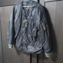 タイオン　リバーシブル　ダウンジャケット