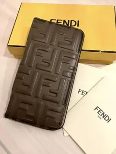 FENDI フェンディ　ズッキーニ　ズッカ総柄　手帳型iPhone用ケースのサムネイル