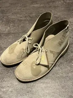 A BATHING APE x Clarks Originals デザートブーツのサムネイル