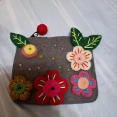 フェルト花柄ポーチ