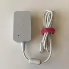 docomo ACアダプタ 05 充電器　ホワイト