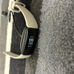 Fitbit Inspire 2 ヘルスフィットネストラッカー　本体とバンド３色