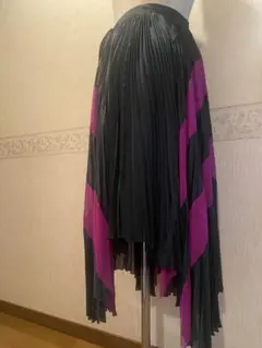sacai 4127 黒と紫のスカート　サイズ1のサムネイル