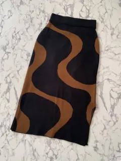 ラコレ　波模様ロングニットスカート 黒と茶色