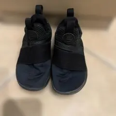 Nike キッズ ブラック スリッポンスニーカー
