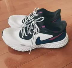 【ナイキ】レボリューション5（25.5cm）