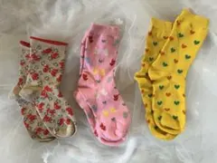 キッズ靴下3足セット（ハート・リボン柄）