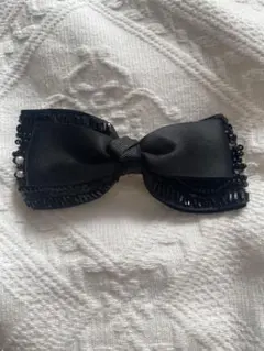 黒いサテンリボンバレッタ　ヘアアクセサリー