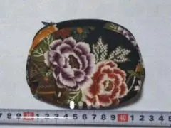 ハンドメイドお花可愛い和風ポーチ！使い方いろいろ!財布に!新品ですいかがですか?