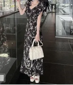 タグ付き⭐︎GRL 花柄ロングワンピース フレア フリル袖 Vネック 黒 白 上品