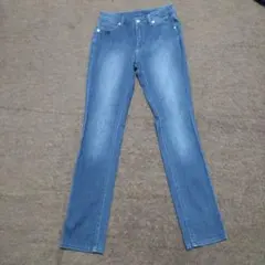 Item thumbnail for item 11191195-8ff9-42fe-b92e-69a64b089bcf