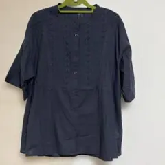 美品　刺繍 半袖ブラウスのサムネイル