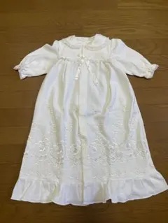 ホワイト花柄刺繍セレモニードレス　　男女兼用　お宮参　秋冬　レトロ