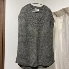 【本日23時まで1000円以下】NYU NYU グレー Vネック ニットベスト