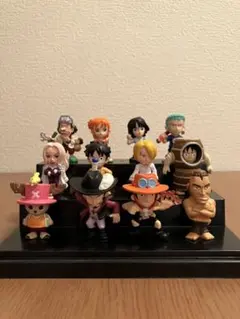 希少‼️カード10枚付き‼️ワンピースワールド3　フィギュア　食玩