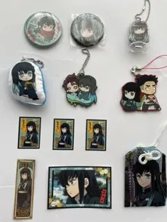 鬼滅の刃　グッズ多数　キーホルダー　バッチ　シール　カード