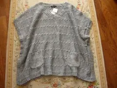 ローラアシュレイ Vネック ケーブルニットベスト Mサイズ