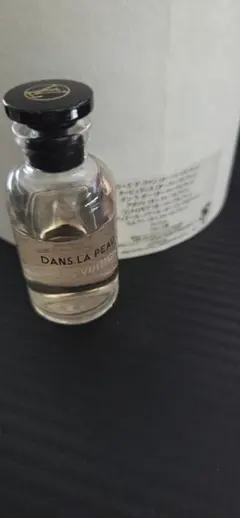 LOUIS VUITTON DANS LA PEAU 香水 10mlのサムネイル