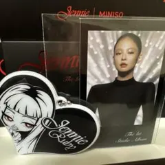 JENNIE X MINISO コラボ チェキ＆キーリング ランダムセット 3 - メルカリ