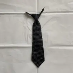 子供用　ネクタイ　ブラックドット柄