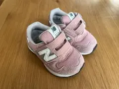 New Balance ベビーシューズ ピンク