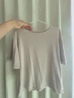 Tシャツ　フレア袖　グレージュ