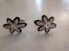 花形クリスタル付きイヤリング