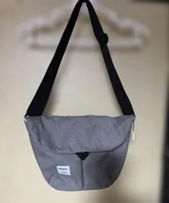 ハロルル　グレー ショルダーバッグ