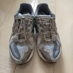 N.HOOLYWOOD　INVINCIBLE New Balance　コラボ