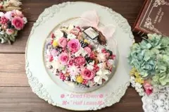 ドライフラワーꕤ︎︎スプレーバラと可愛いお花いっぱい花籠リースꕤ壁飾り