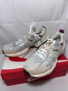 ナイキ V2K ランPRM HF4305-072 W 27.5cm 新品・未使用