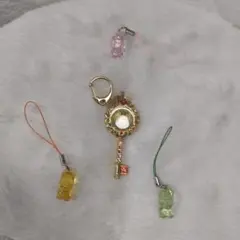 カラフルストラップと鍵型キーホルダーセット