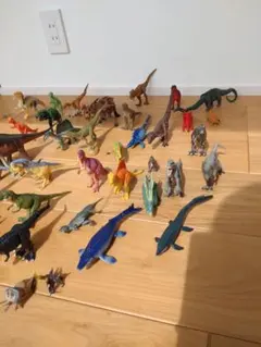 恐竜と動物等フィギュアセット 約50体