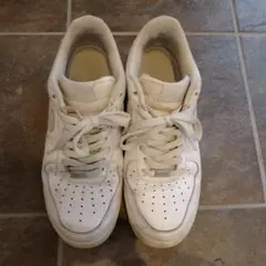 NIKE AIR FORCE 1 ホワイト スニーカー