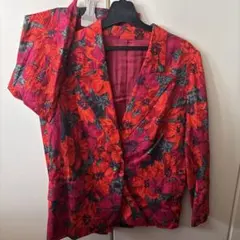 値下げ2800→2300円　花柄スーツ