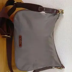 ポールスミス ショルダーバッグ ビジネス、カジュアルにメンズ、レディースに