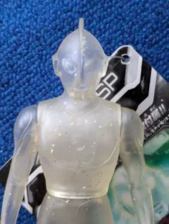 美品】バンダイ 三面怪人ダダ 透明化バージョン ソフビ人形 ウルトラ