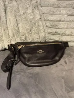 COACH ブラックレザー ボディバッグ・ウエストポーチ