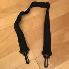 黒いナイロンストラップ スナップフック付き