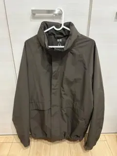 ユニクロ　ウィンドプルーフスタンドブルゾン