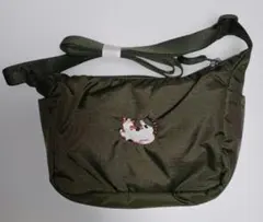 【新品未使用非売品】猫刺繍入り　ユニクロ マルチポケットミニバッグ　 カーキ