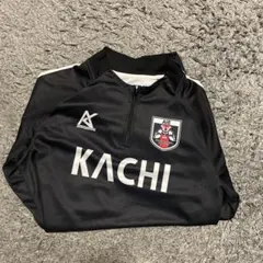 KACHI ブラック長袖ウェア AIEエンブレム付き
