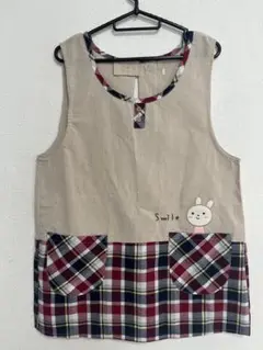 ★G789★新品　うさぎワッペン付き チェック柄 エプロンのサムネイル