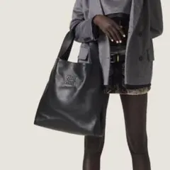 miumiu ミュウミュウ 新品 2025レザー ホーボーバッグ