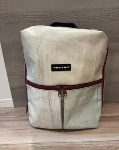 FREITAG バックパック ホワイト×ボルドーのサムネイル