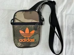 アディダス  ポーチ　ミニショルダー　adidas オリジナルス　カモフラ