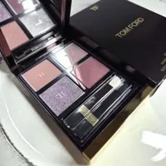 TOM FORD アイカラー クォード01RW メタリックモーブのサムネイル