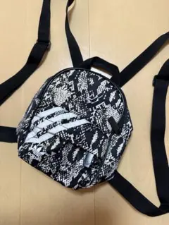 adidas 【新品未使用】ヘビ柄リュック