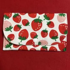 マルチケース　通帳ケース　お薬手帳ケース　いちご柄