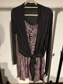 フラワープリントドレスとカーディガンセット